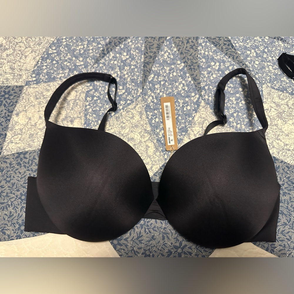 NWT SKIMS Ultimate Push-up Plunge bra